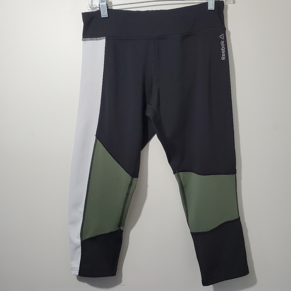 Reebok Speedwick Capri Leggings size M